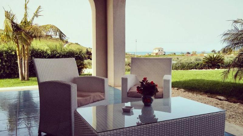 Borgo Giallonardo Wine Relais เรอัลมอนเต ภายนอก รูปภาพ