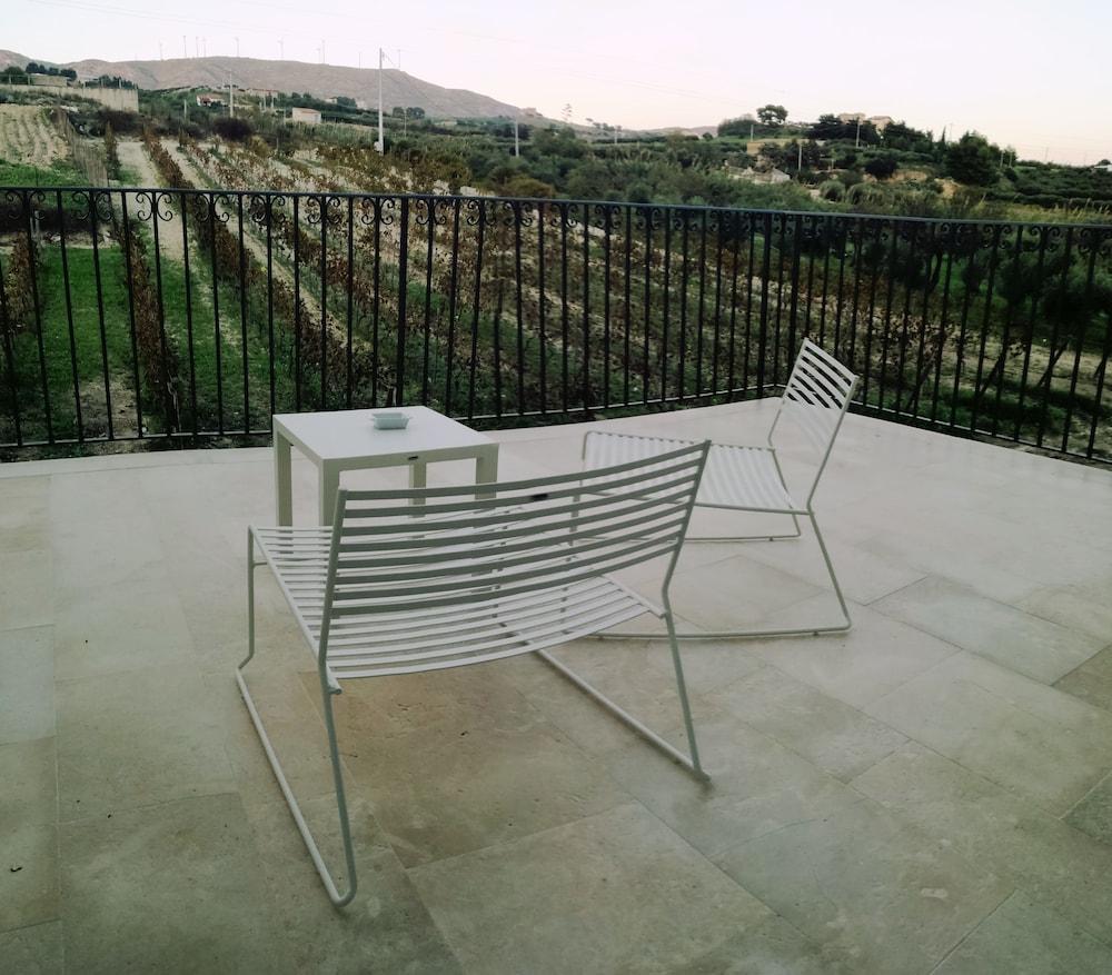 Borgo Giallonardo Wine Relais เรอัลมอนเต ภายนอก รูปภาพ