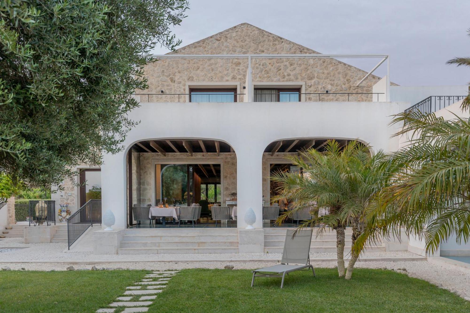 Borgo Giallonardo Wine Relais เรอัลมอนเต ภายนอก รูปภาพ