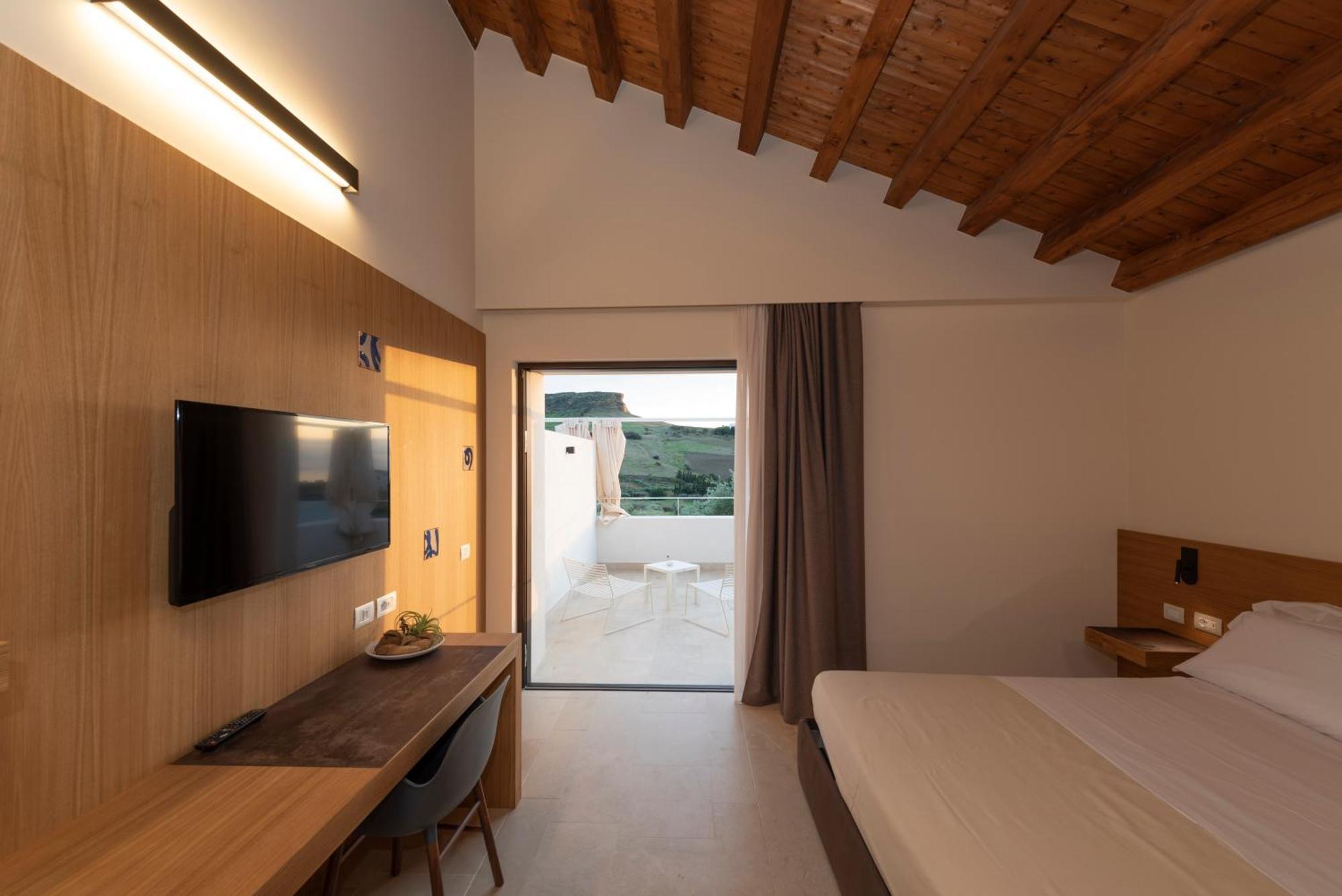 Borgo Giallonardo Wine Relais เรอัลมอนเต ภายนอก รูปภาพ