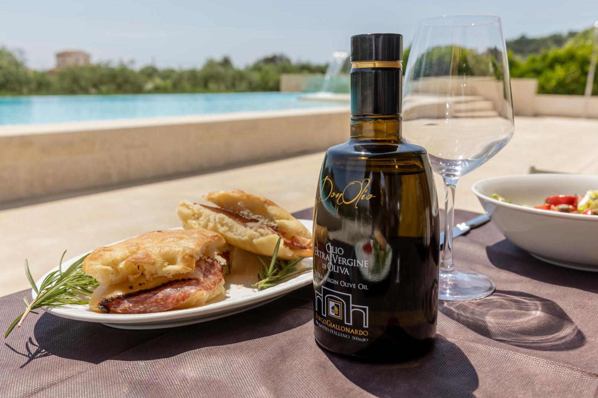 Borgo Giallonardo Wine Relais เรอัลมอนเต ภายนอก รูปภาพ