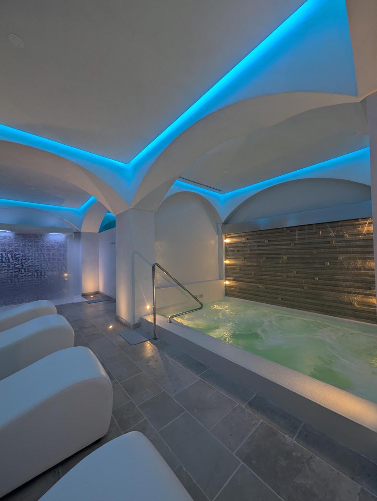 Borgo Giallonardo Wine Relais เรอัลมอนเต ภายนอก รูปภาพ